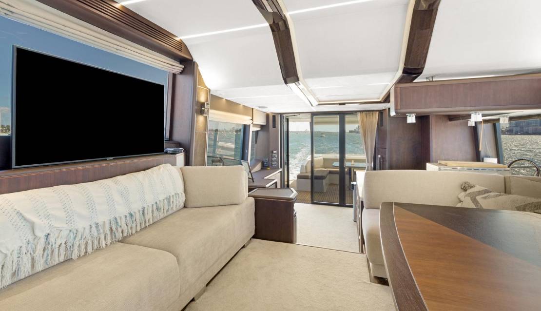 72 Galeon Flybridge - Miami yacht rental