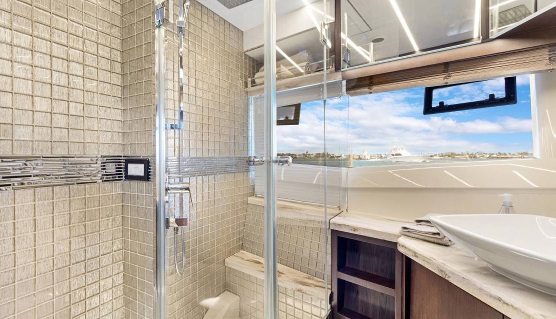 72 Galeon Flybridge - Miami yacht rental