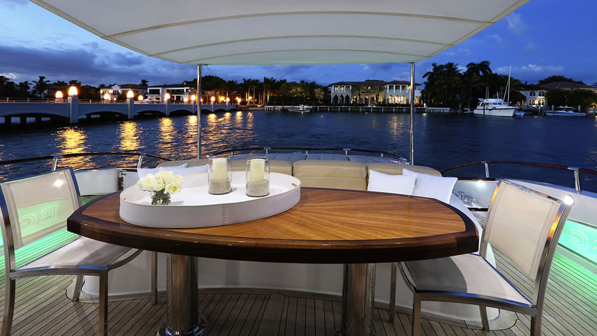 75 Lazzara LSX - Miami yacht rental