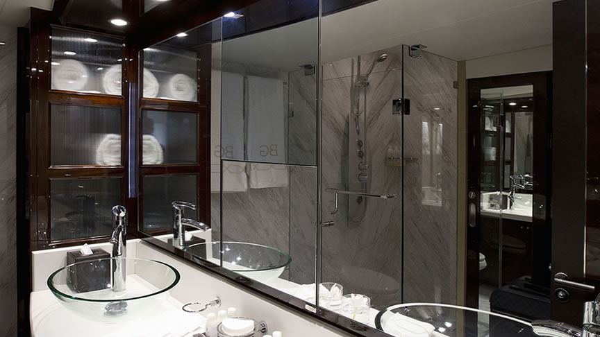 75 Lazzara LSX - Miami yacht rental