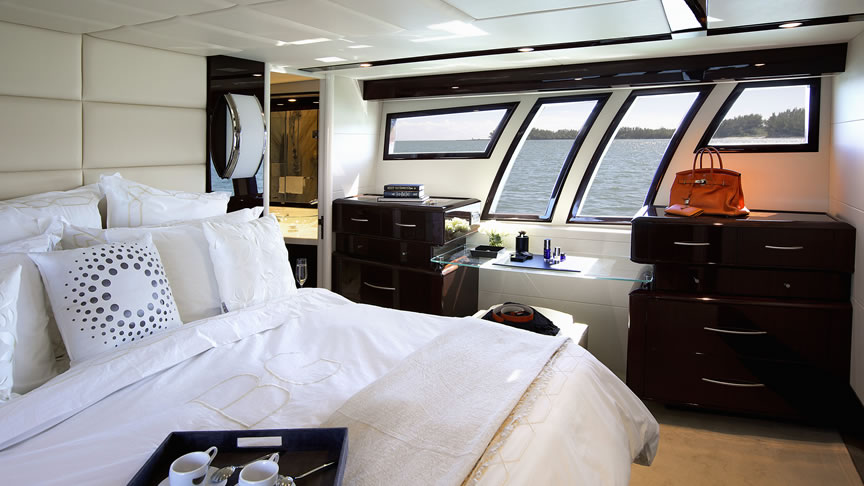 75 Lazzara LSX - Miami yacht rental