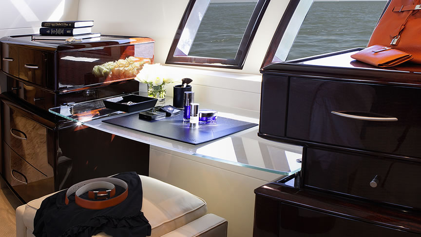 75 Lazzara LSX - Miami yacht rental