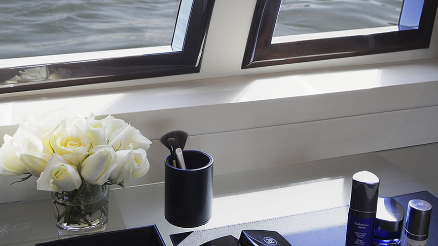 75 Lazzara LSX - Miami yacht rental