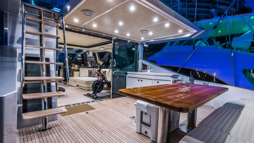 77 Azimut Custom - Miami yacht rental