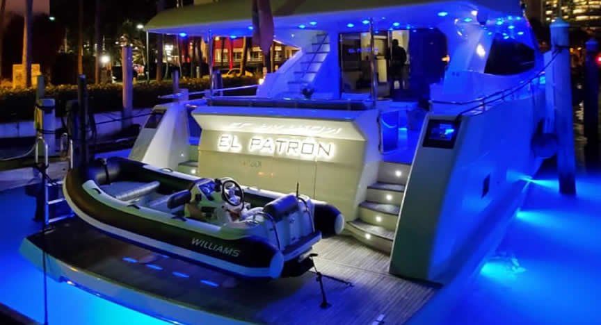 80 Astondoa Jacuzzi - Miami yacht rental