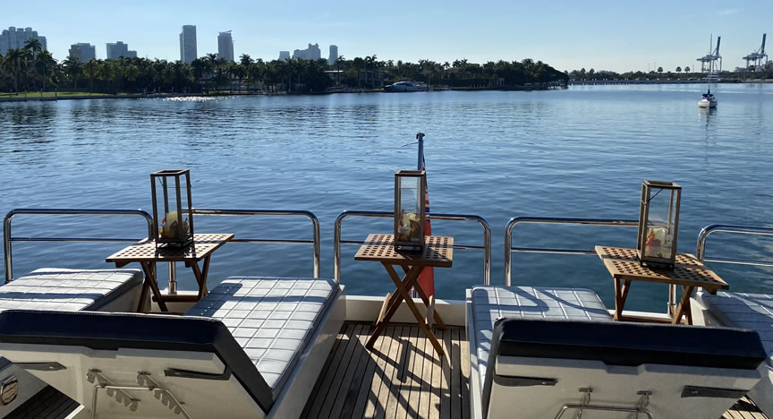 80 Astondoa Jacuzzi - Miami yacht rental