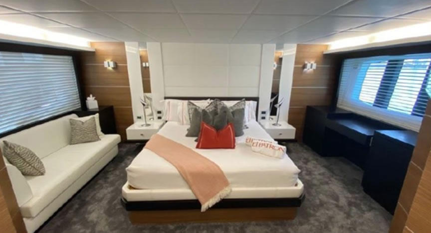 80 Astondoa Jacuzzi - Miami yacht rental