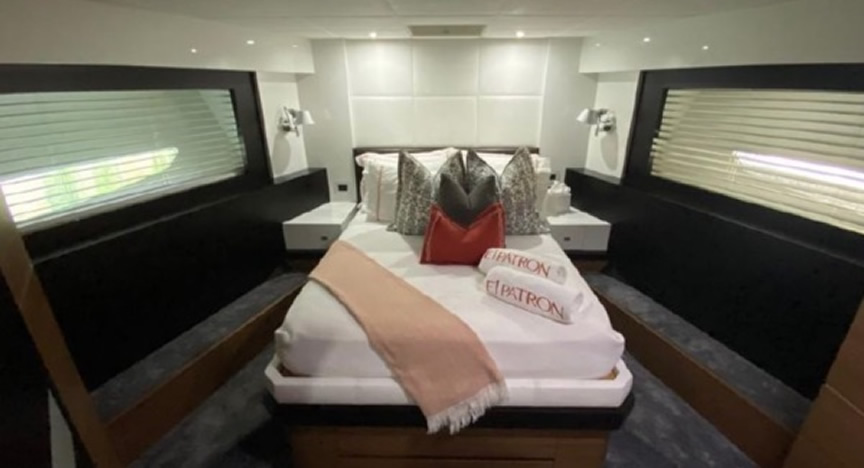 80 Astondoa Jacuzzi - Miami yacht rental