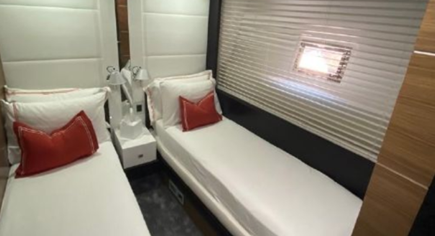 80 Astondoa Jacuzzi - Miami yacht rental