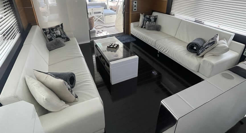 80 Astondoa Jacuzzi - Miami yacht rental