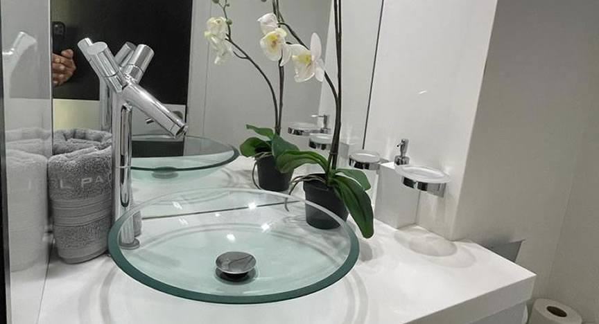 80 Astondoa Jacuzzi - Miami yacht rental