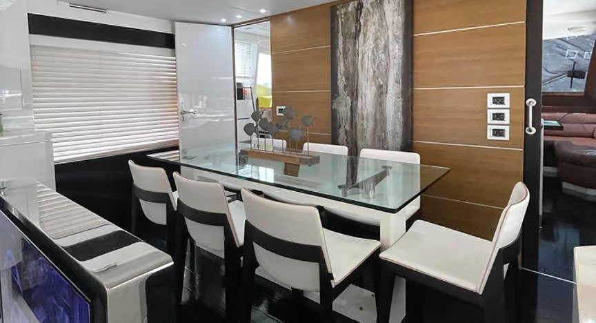80 Astondoa Jacuzzi - Miami yacht rental