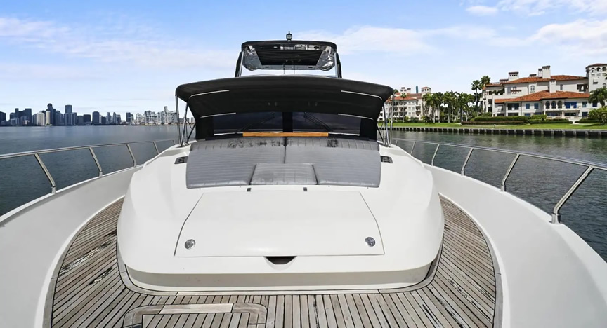 80 Astondoa Jacuzzi - Miami yacht rental
