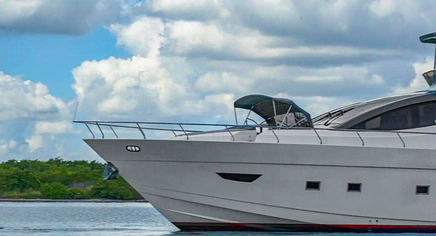 80 Astondoa Jacuzzi - Miami yacht rental