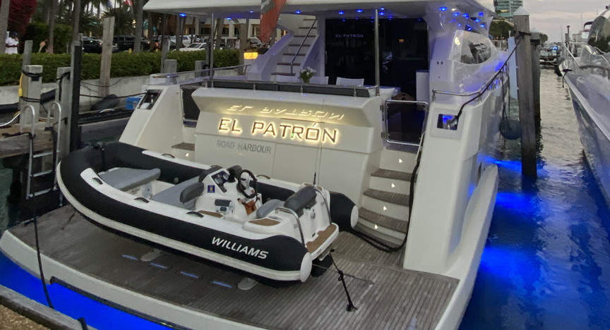80 Astondoa Jacuzzi - Miami yacht rental