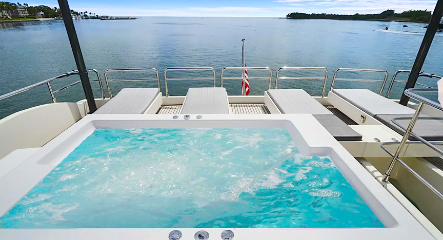 80 Astondoa Jacuzzi - Miami yacht rental