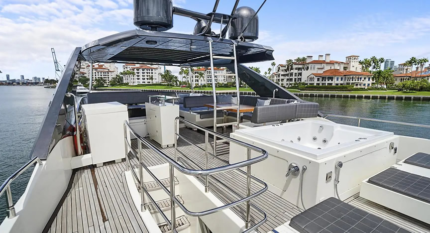 80 Astondoa Jacuzzi - Miami yacht rental