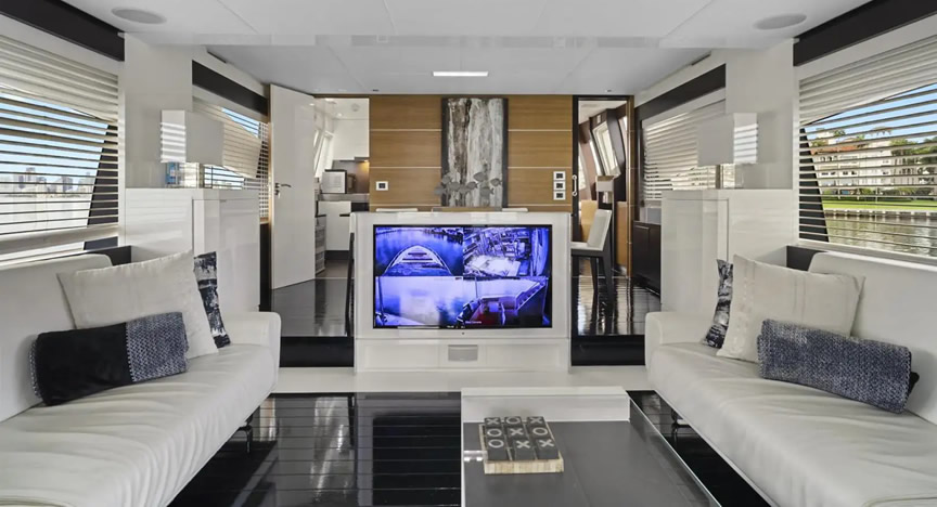 80 Astondoa Jacuzzi - Miami yacht rental