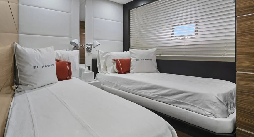 80 Astondoa Jacuzzi - Miami yacht rental