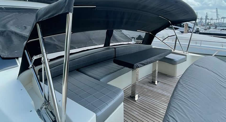 80 Astondoa Jacuzzi - Miami yacht rental