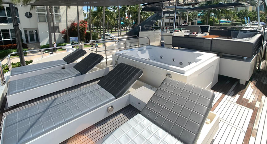 80 Astondoa Jacuzzi - Miami yacht rental