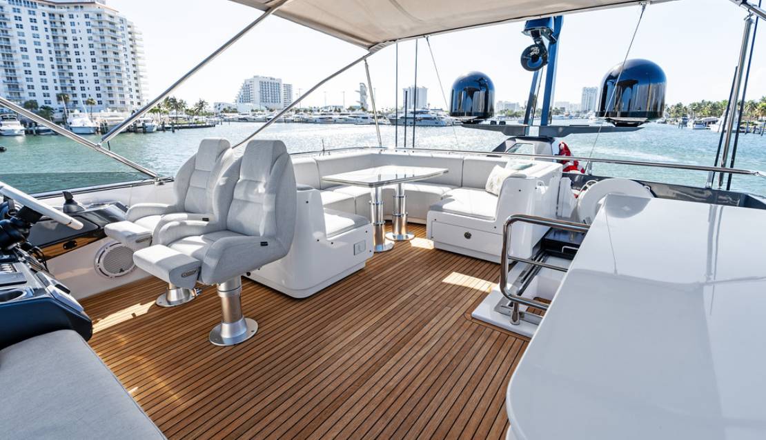 80 Azimut S8  - Miami yacht rental