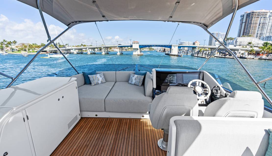 80 Azimut S8  - Miami yacht rental