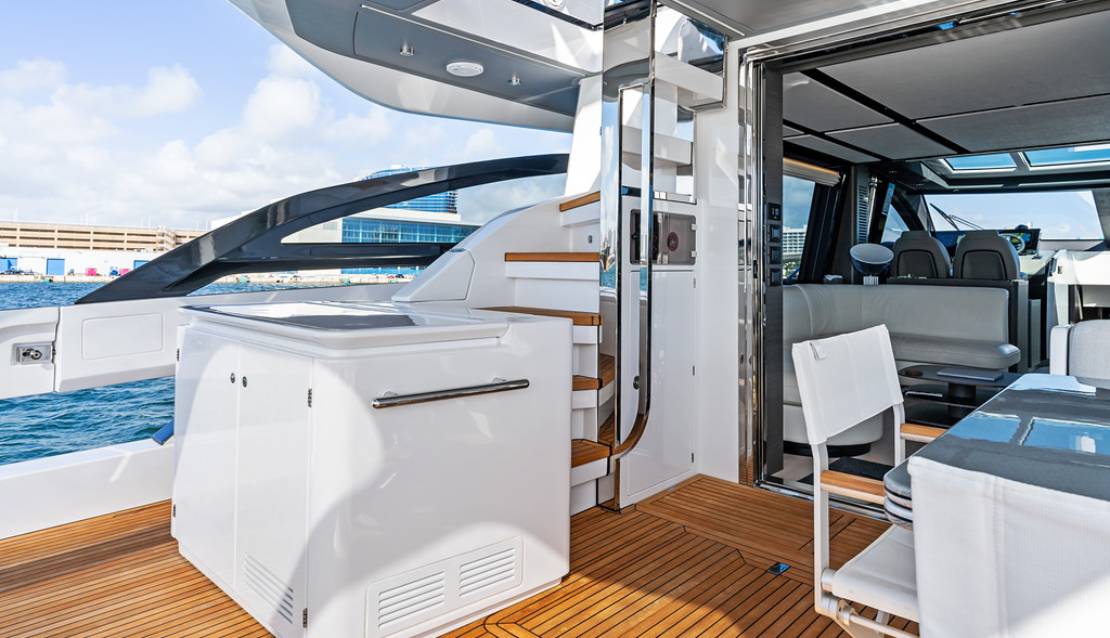80 Azimut S8  - Miami yacht rental