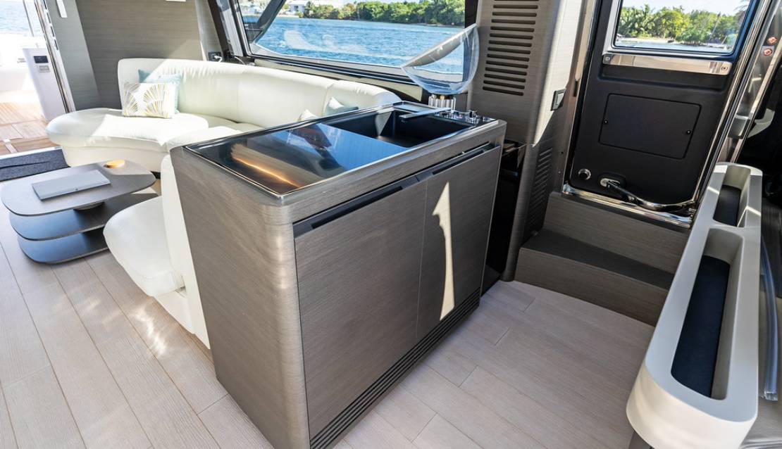 80 Azimut S8  - Miami yacht rental