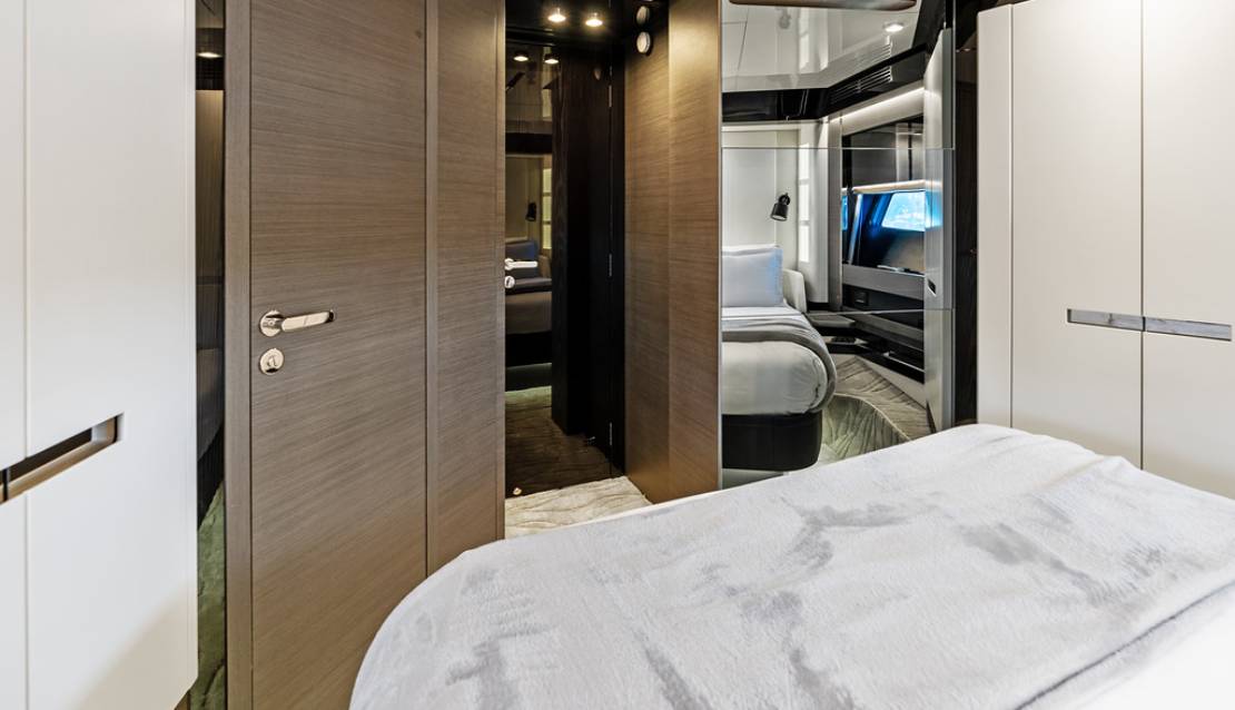 80 Azimut S8  - Miami yacht rental