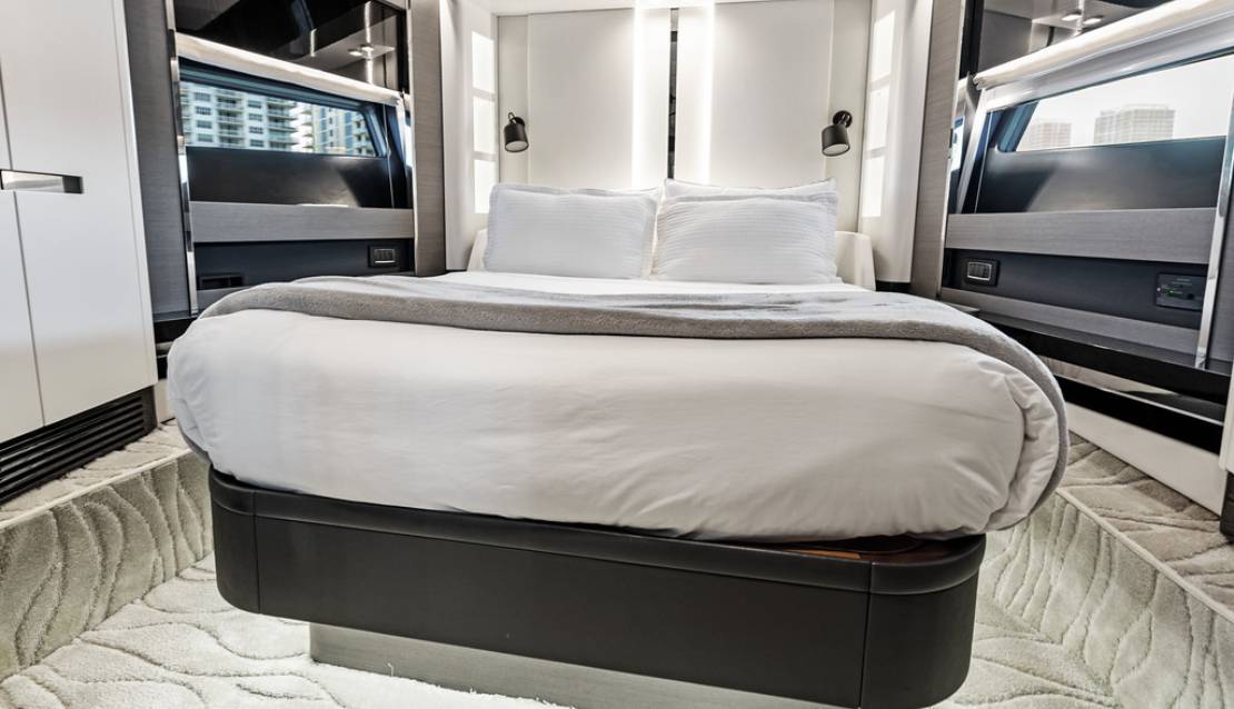 80 Azimut S8  - Miami yacht rental
