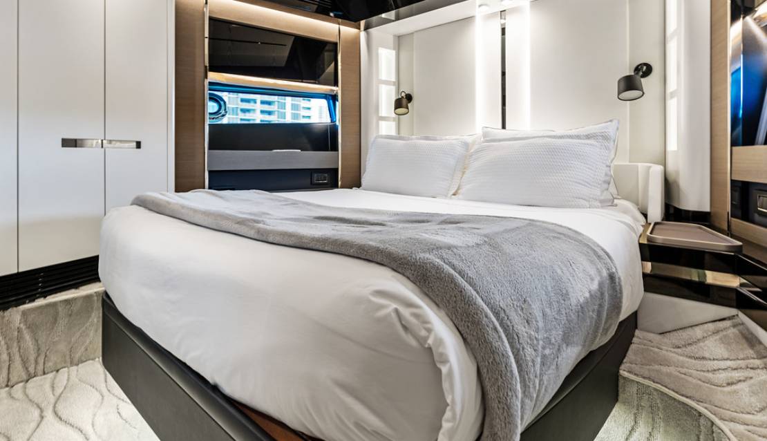 80 Azimut S8  - Miami yacht rental