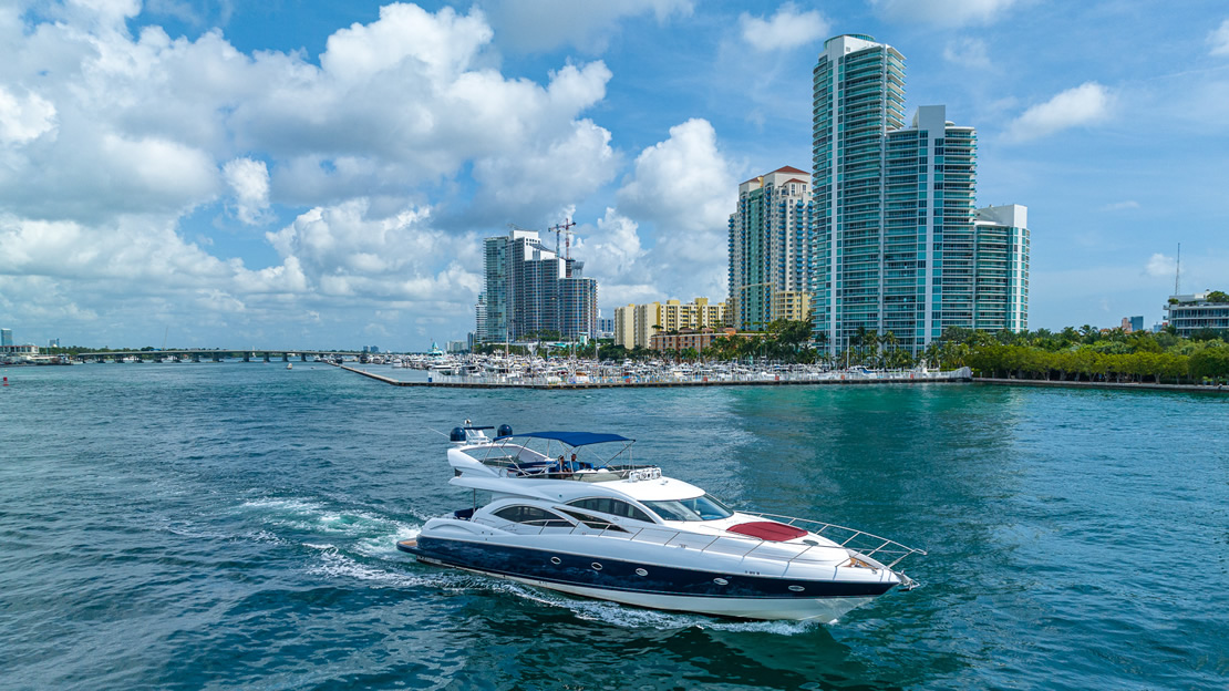 80 Sunseeker Flybridge - Miami yacht rental