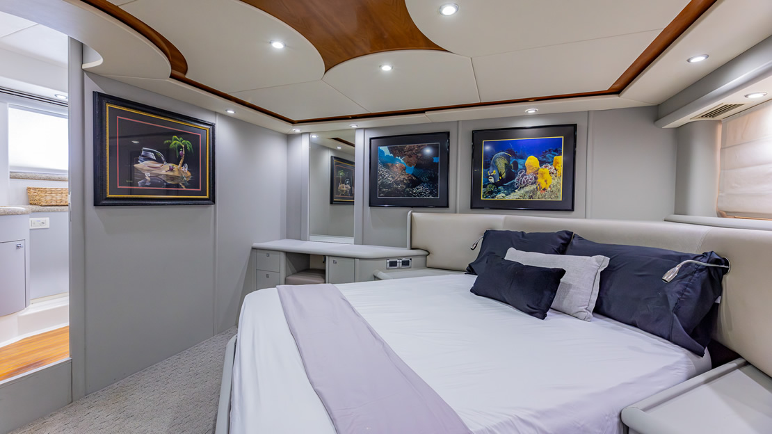 80 Sunseeker Flybridge - Miami yacht rental