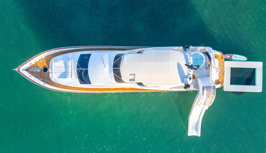85 Azimut w/ Jacuzzi Slide & Pool - Miami yacht rental