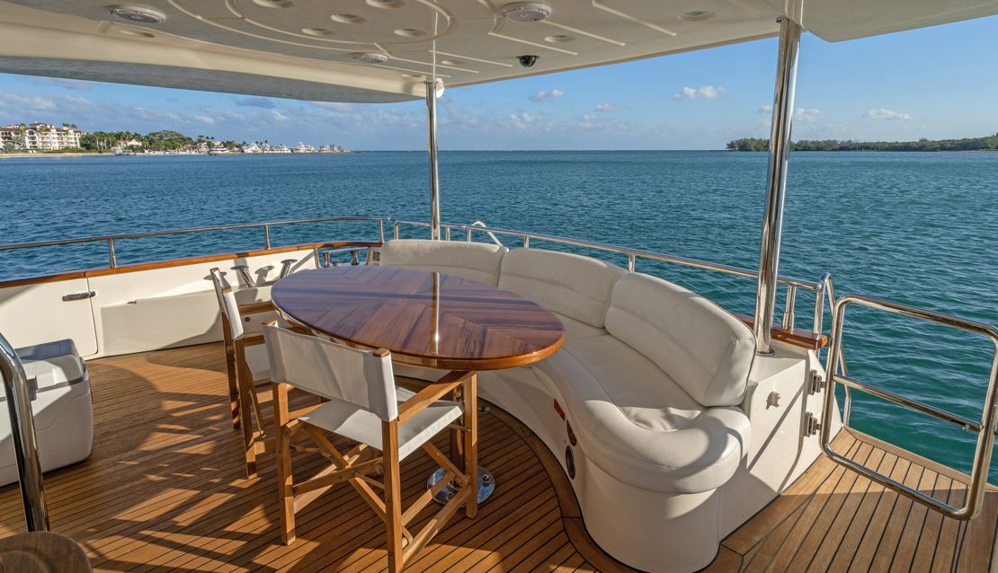 85 Azimut w/ Jacuzzi Slide & Pool - Miami yacht rental