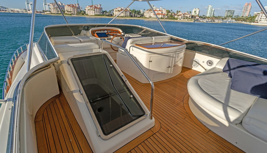 85 Azimut w/ Jacuzzi Slide & Pool - Miami yacht rental