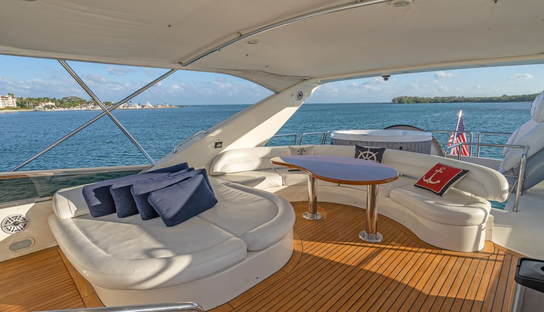 85 Azimut w/ Jacuzzi Slide & Pool - Miami yacht rental