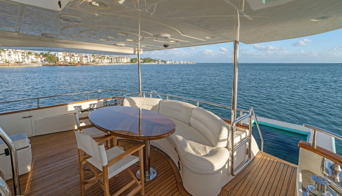 85 Azimut w/ Jacuzzi Slide & Pool - Miami yacht rental