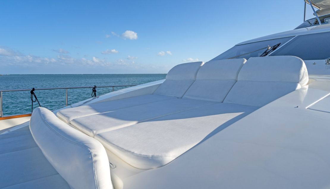85 Azimut w/ Jacuzzi Slide & Pool - Miami yacht rental