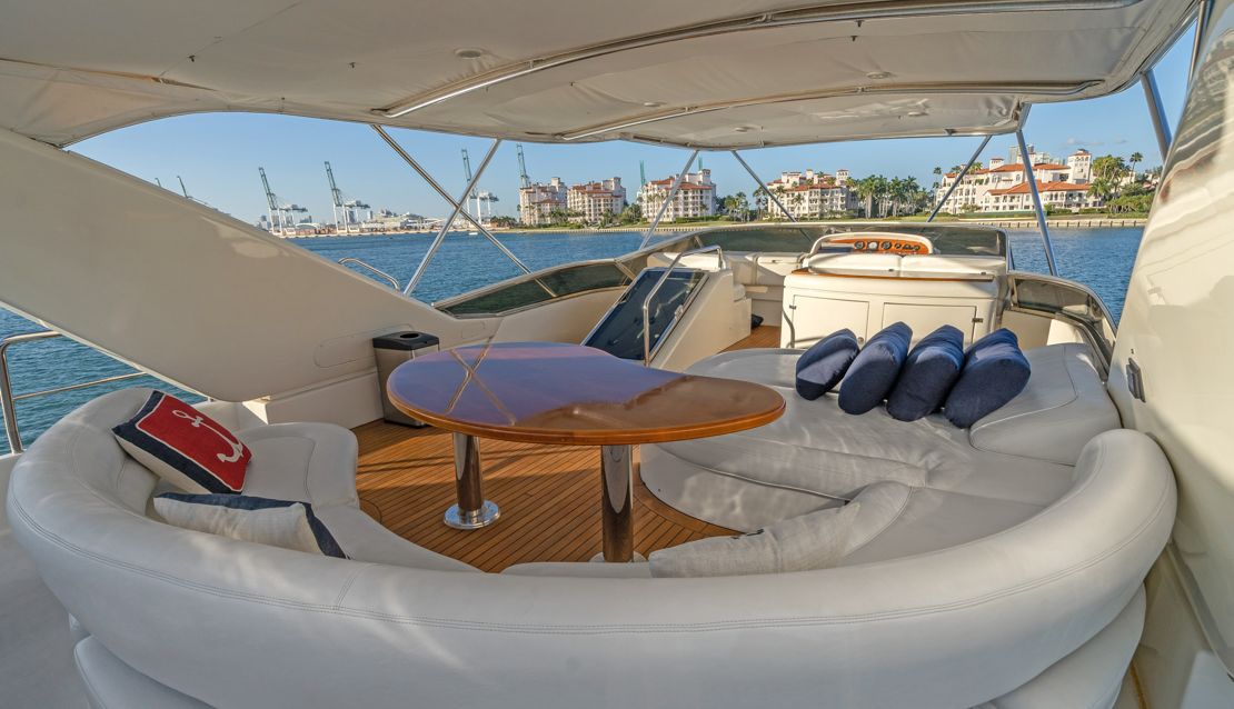 85 Azimut w/ Jacuzzi Slide & Pool - Miami yacht rental