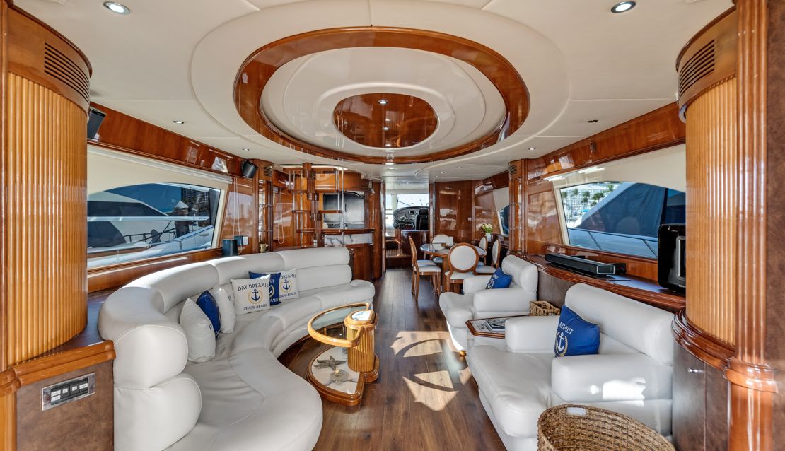 85 Azimut w/ Jacuzzi Slide & Pool - Miami yacht rental