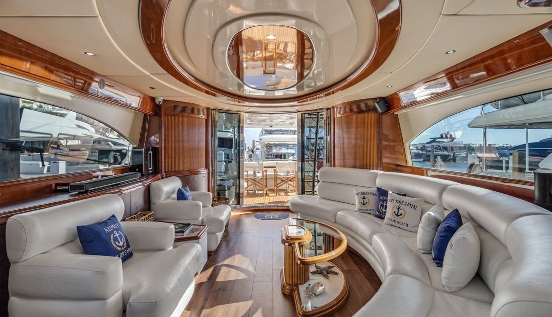 85 Azimut w/ Jacuzzi Slide & Pool - Miami yacht rental