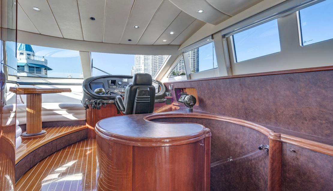 85 Azimut w/ Jacuzzi Slide & Pool - Miami yacht rental