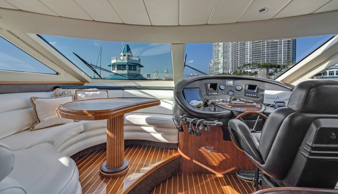 85 Azimut w/ Jacuzzi Slide & Pool - Miami yacht rental