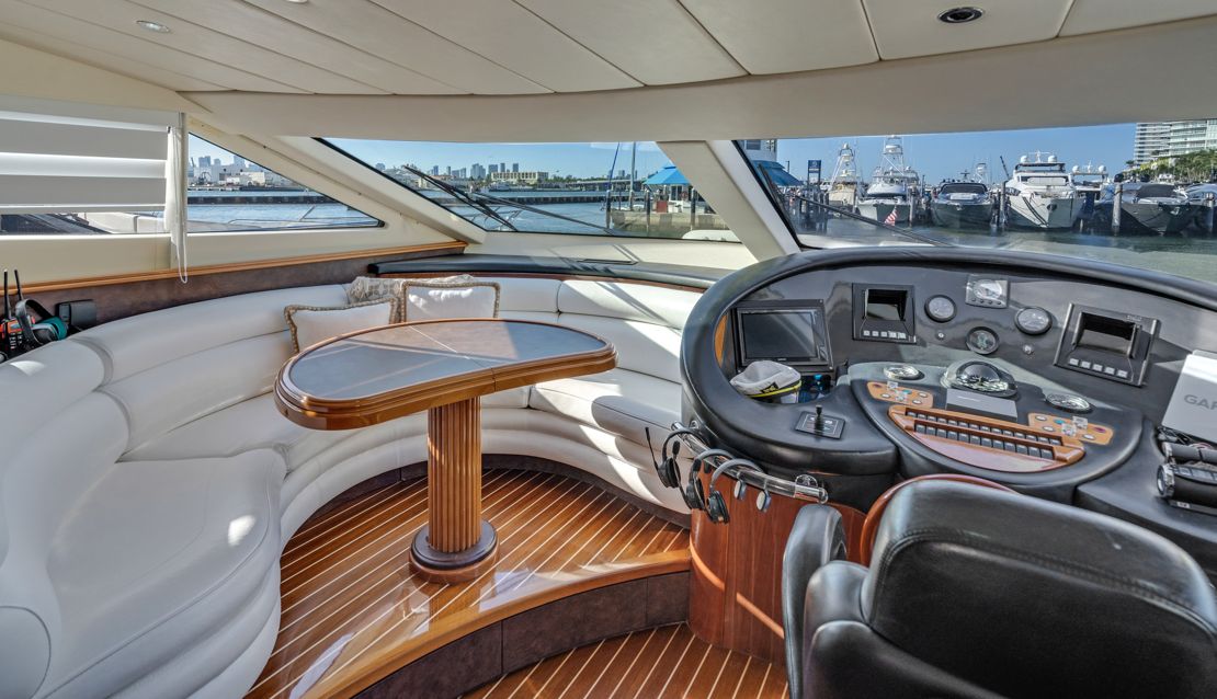 85 Azimut w/ Jacuzzi Slide & Pool - Miami yacht rental