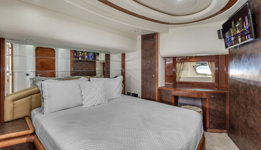 85 Azimut w/ Jacuzzi Slide & Pool - Miami yacht rental