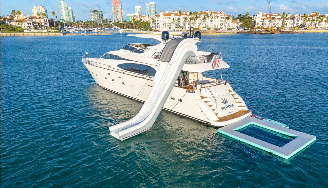 85 Azimut w/ Jacuzzi Slide & Pool - Miami yacht rental