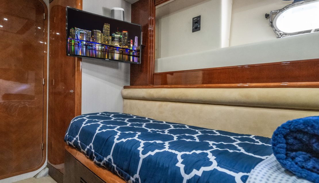 85 Azimut w/ Jacuzzi Slide & Pool - Miami yacht rental