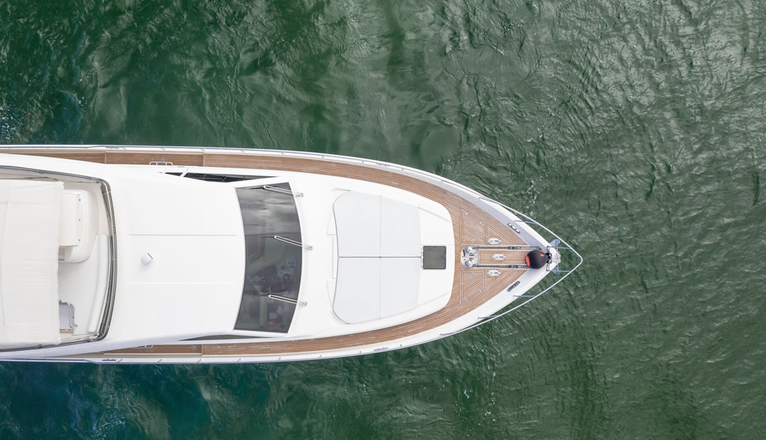 85 Ferretti w/ Jacuzzi - Miami yacht rental
